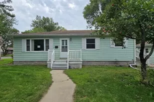 102 Deschepper St, Marshall, MN 56258 - Photo 1