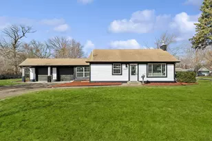 1335 Hampshire Ave N, Golden Valley, MN 55427 - Photo 3
