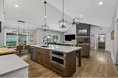 208 Iris Street, Mahtomedi, MN 55115 - Photo 1