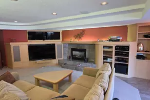 171 Red Oaks Dr, Vadnais Heights, MN 55127 - Photo 9