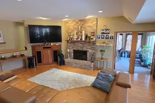 171 Red Oaks Dr, Vadnais Heights, MN 55127 - Photo 5