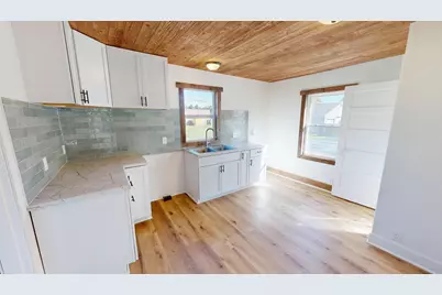 320 Dupont Avenue NW, Renville, MN 56284 - Photo 3