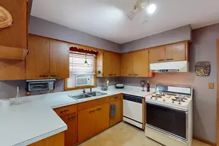 2418 W Main St, Albert Lea, MN 56007 - Photo 5