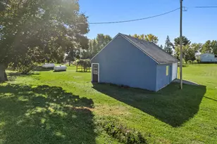 200 1st St SE, Eitzen, MN 55931 - Photo 27