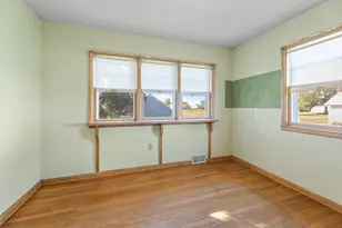 200 1st St SE, Eitzen, MN 55931 - Photo 9