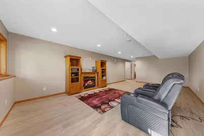 2713 Village Drive, Faribault, MN 55021 - Photo 37