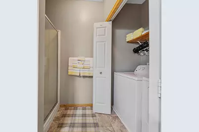 2713 Village Drive, Faribault, MN 55021 - Photo 15