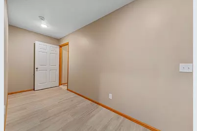 2713 Village Drive, Faribault, MN 55021 - Photo 31