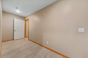 2713 Village Dr, Faribault, MN 55021 - Photo 31