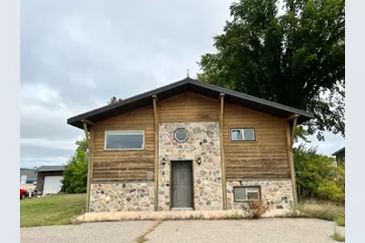 614 Ash Avenue NE, Wadena, MN 56482 - Photo 1