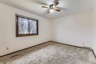 2816 Hillsboro Avenue N, New Hope, MN 55427 - Photo 9