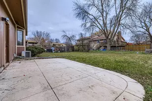 2816 Hillsboro Ave N, New Hope, MN 55427 - Photo 19