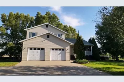 322 Oriole Avenue N, Thief River Falls, MN 56701 - Photo 5