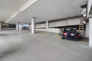 66 9th St, Saint Paul, MN 55101 - Photo 29