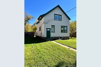 1129 16th Avenue E, Hibbing, MN 55746 - Photo 1