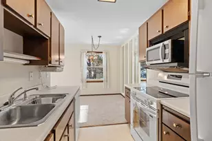 10113 W 34th St, Hopkins, MN 55305 - Photo 11