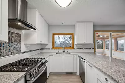 10521 Lake Fall Drive, Eden Prairie, MN 55347 - Photo 21