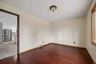 10521 Lake Fall Dr, Eden Prairie, MN 55347 - Photo 17