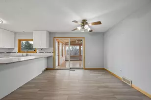 10521 Lake Fall Dr, Eden Prairie, MN 55347 - Photo 21