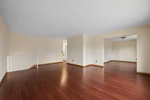 10521 Lake Fall Dr, Eden Prairie, MN 55347 - Photo 13