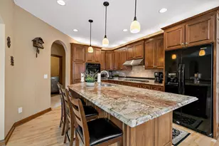 2269 Wildwood Dr, Shakopee, MN 55379 - Photo 9