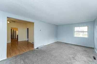 107 4th Avenue NE, Dodge Center, MN 55927 - Photo 11