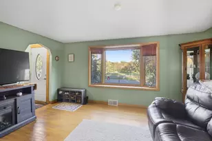 1123 Adams Ave, Eveleth, MN 55734 - Photo 15