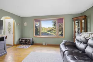 1123 Adams Ave, Eveleth, MN 55734 - Photo 11