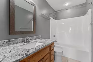 5005 Scenic Oak Dr SW, Rochester, MN 55902 - Photo 19