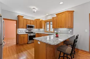 5005 Scenic Oak Dr SW, Rochester, MN 55902 - Photo 7