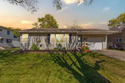 213 10th Avenue SE, Waseca, MN 56093 - Photo 1