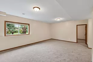 656 Lake Ridge Dr, Woodbury, MN 55129 - Photo 25