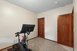 656 Lake Ridge Dr, Woodbury, MN 55129 - Photo 29