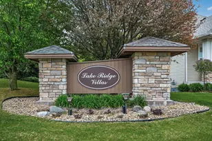 656 Lake Ridge Dr, Woodbury, MN 55129 - Photo 37