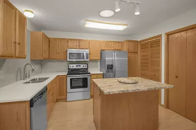 15203 Greenhaven Way, Burnsville, MN 55306 - Photo 5