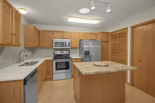 15203 Greenhaven Way, Burnsville, MN 55306 - Photo 5