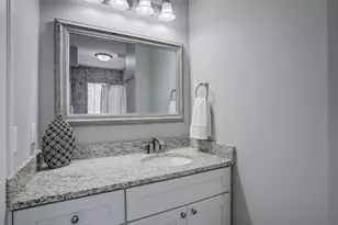 2056 Summit Ave, Saint Paul, MN 55105 - Photo 17