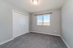 922 Prestwick Dr, Belle Plaine, MN 56011 - Photo 13