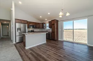 922 Prestwick Dr, Belle Plaine, MN 56011 - Photo 9