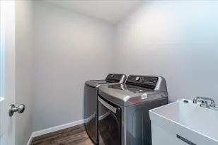 922 Prestwick Dr, Belle Plaine, MN 56011 - Photo 15