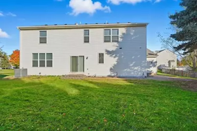 943 Earley Lake Curve, Burnsville, MN 55306 - Photo 3