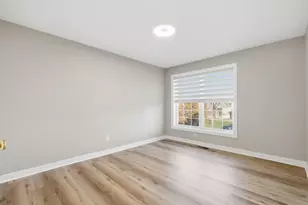 943 Earley Lake Curve, Burnsville, MN 55306 - Photo 19