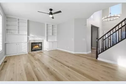 943 Earley Lake Curve, Burnsville, MN 55306 - Photo 9