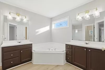 943 Earley Lake Curve, Burnsville, MN 55306 - Photo 15