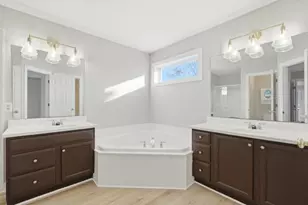 943 Earley Lake Curve, Burnsville, MN 55306 - Photo 15