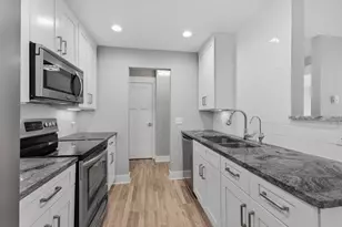 205 Barry Ave S, Wayzata, MN 55391 - Photo 5