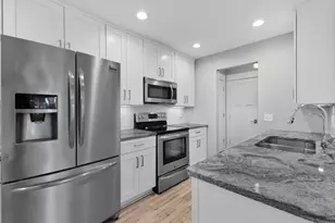 205 Barry Ave S, Wayzata, MN 55391 - Photo 3