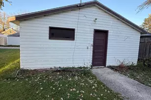 211 Kendall Ave N, Thief River Falls, MN 56701 - Photo 47