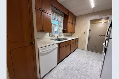 211 Kendall Avenue N, Thief River Falls, MN 56701 - Photo 15