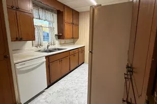 211 Kendall Ave N, Thief River Falls, MN 56701 - Photo 13